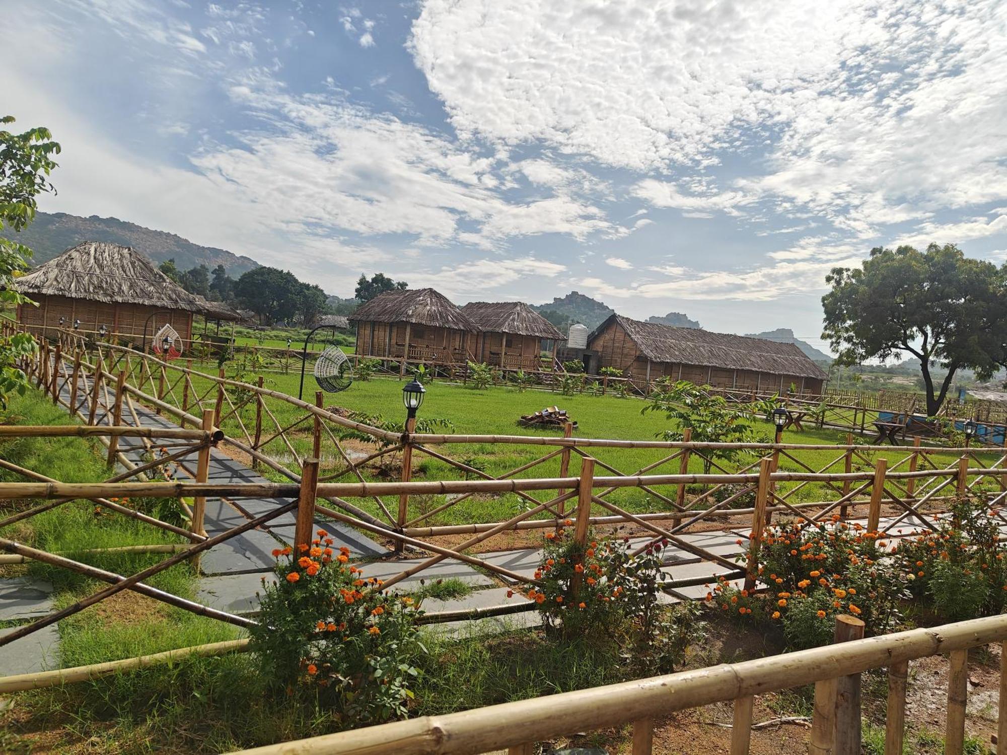 The Sundown Hampi Hotel Exterior foto