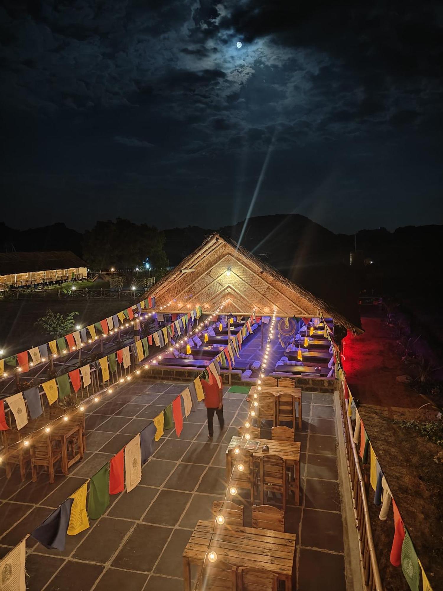 The Sundown Hampi Hotel Exterior foto